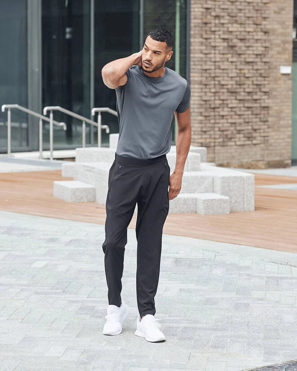 Performance Trouser Schwarz, getragen — SPOFIS Performance Wear